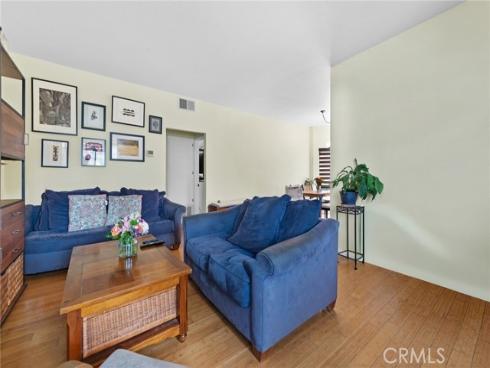 73  Huntington  322 , Irvine, CA