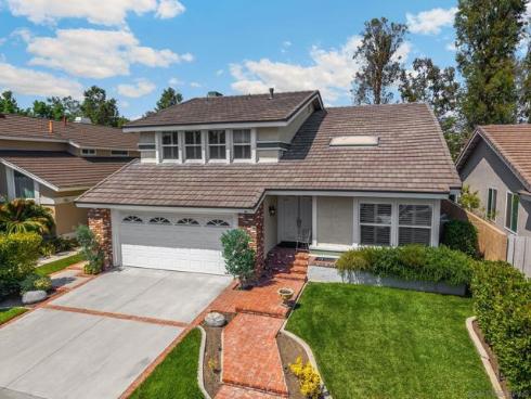 40  Brena  , Irvine, CA