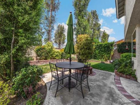 40  Brena  , Irvine, CA