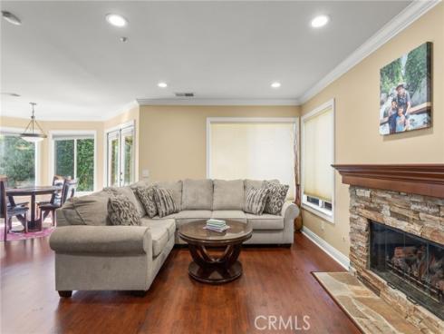 16  Arizona  , Irvine, CA