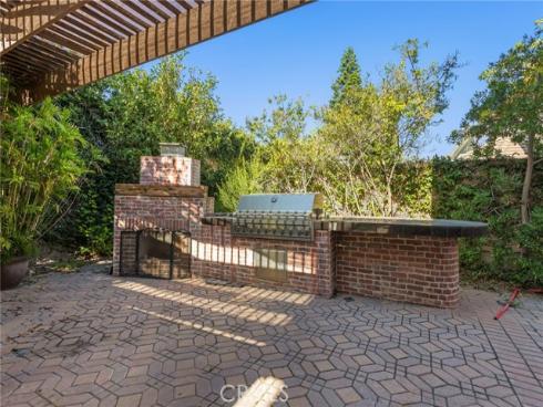 16  Arizona  , Irvine, CA