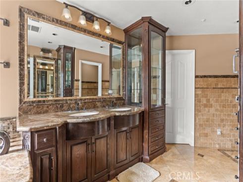 16  Arizona  , Irvine, CA