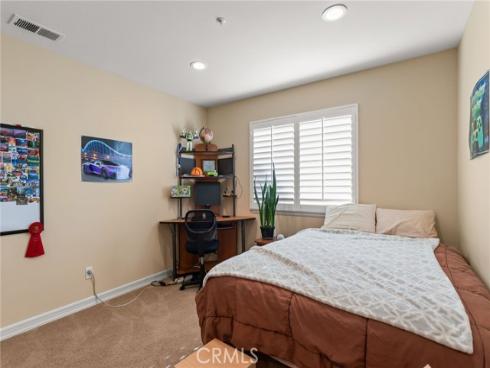 16  Arizona  , Irvine, CA