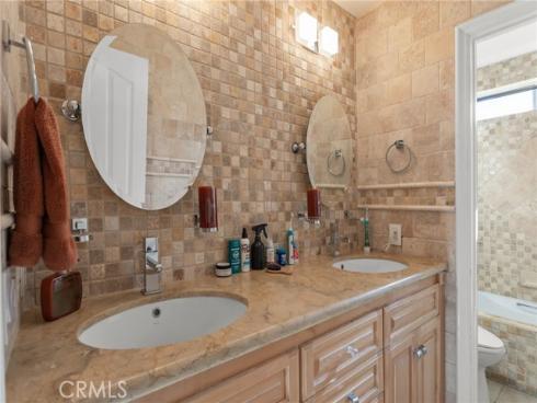 16  Arizona  , Irvine, CA