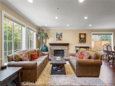 16  Arizona  , Irvine, CA