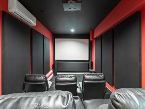 16  Arizona  , Irvine, CA