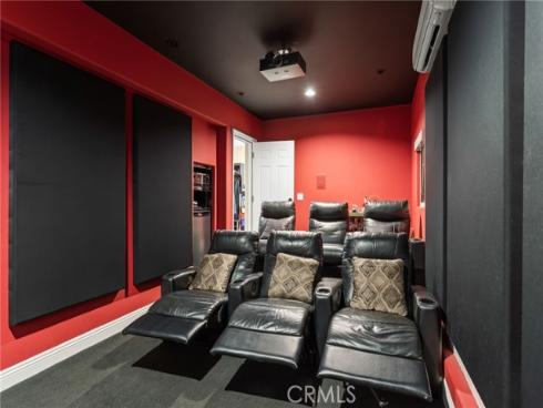 16  Arizona  , Irvine, CA