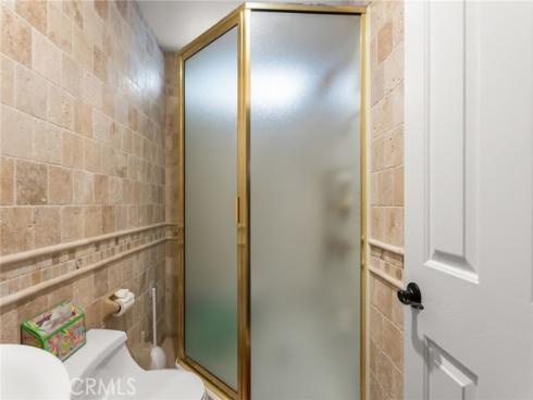 16  Arizona  , Irvine, CA