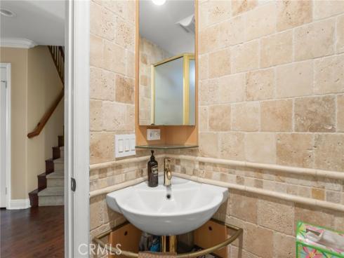 16  Arizona  , Irvine, CA