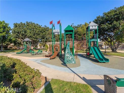 16  Arizona  , Irvine, CA