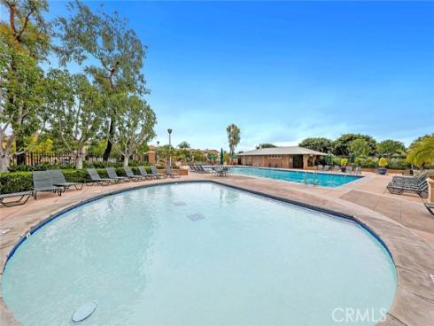 16  Arizona  , Irvine, CA