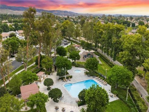 48  Parkcrest  , Irvine, CA