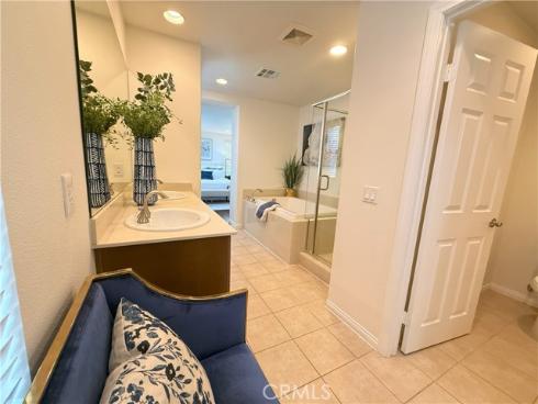 81  Keepsake  , Irvine, CA