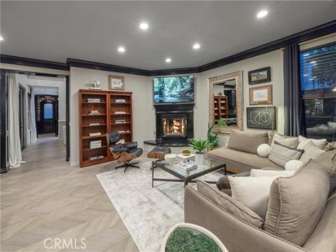 8  Upland  , Irvine, CA