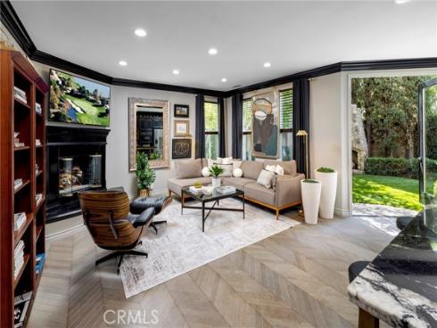 8  Upland  , Irvine, CA