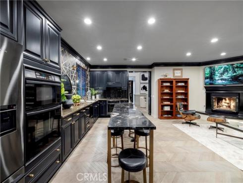 8  Upland  , Irvine, CA