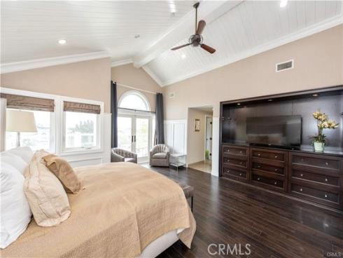 111  Hillcrest  , Irvine, CA