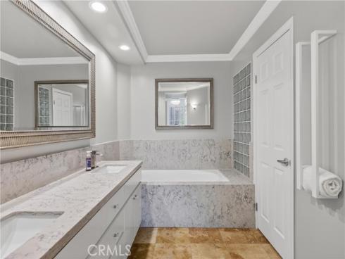 2243  Martin  107 , Irvine, CA