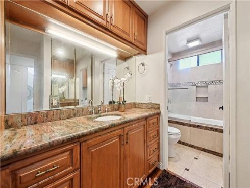 17  Weepingwood  , Irvine, CA