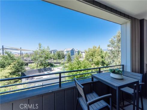 255  Sawbuck  , Irvine, CA