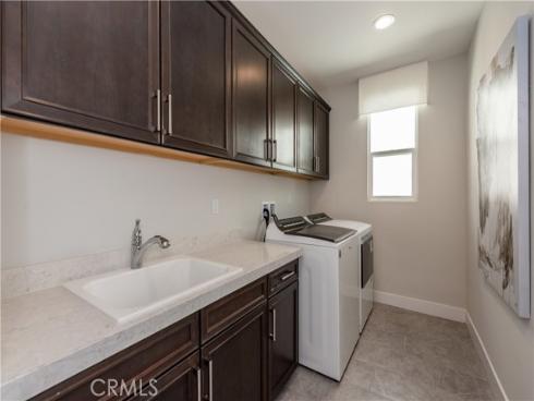 255  Sawbuck  , Irvine, CA