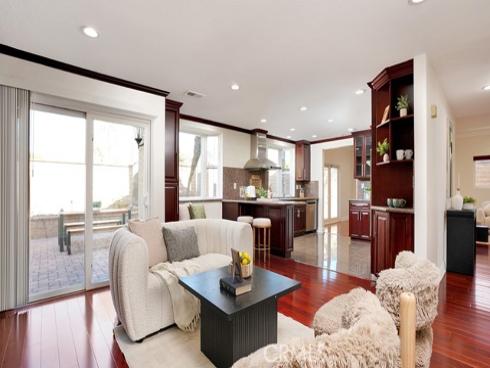 11  Burke  , Irvine, CA