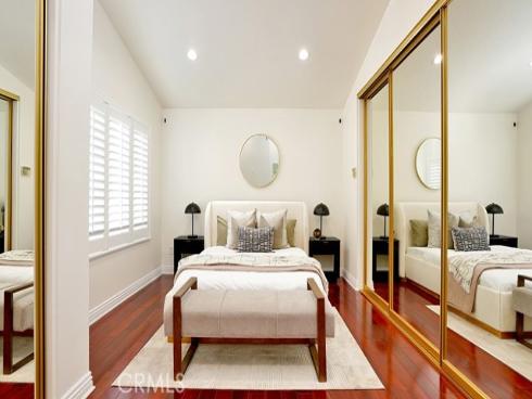 11  Burke  , Irvine, CA