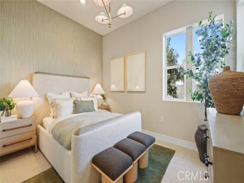 409  Clipper  , Irvine, CA