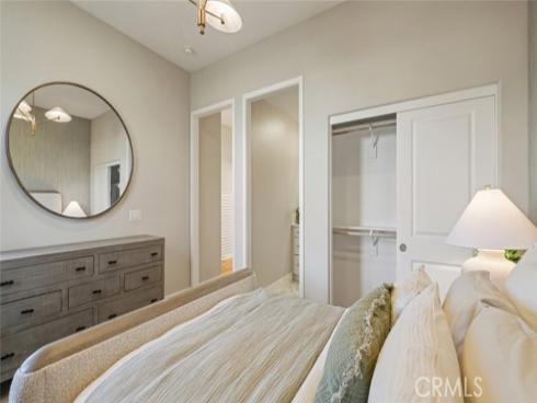 409  Clipper  , Irvine, CA