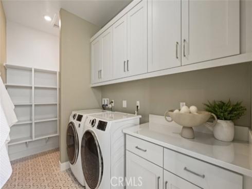 409  Clipper  , Irvine, CA