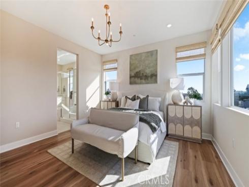 409  Clipper  , Irvine, CA