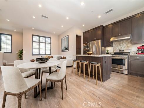 81  Strawberry  , Irvine, CA