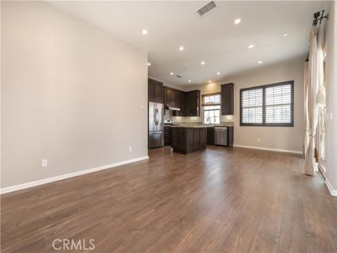 81  Strawberry  , Irvine, CA