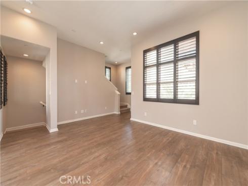 81  Strawberry  , Irvine, CA