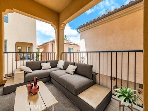 81  Strawberry  , Irvine, CA