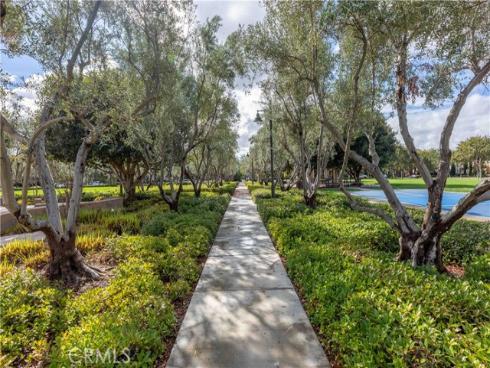 81  Strawberry  , Irvine, CA