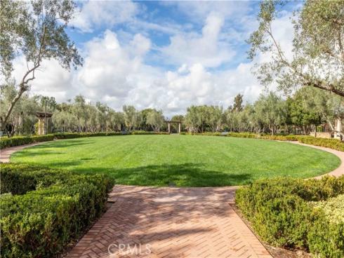 81  Strawberry  , Irvine, CA