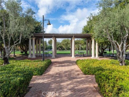 81  Strawberry  , Irvine, CA