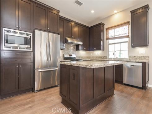 81  Strawberry  , Irvine, CA