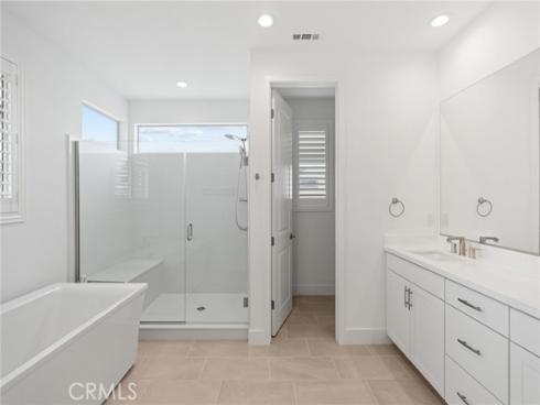 1131  Cadence  , Irvine, CA