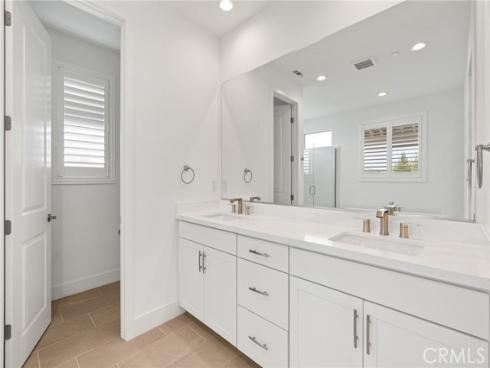 1131  Cadence  , Irvine, CA