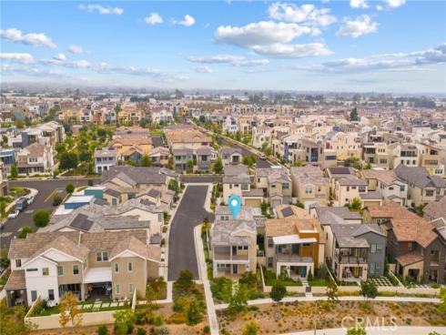 1131  Cadence  , Irvine, CA