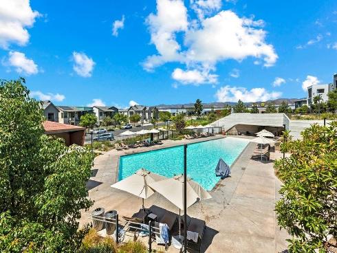 1131  Cadence  , Irvine, CA