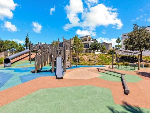 1131  Cadence  , Irvine, CA