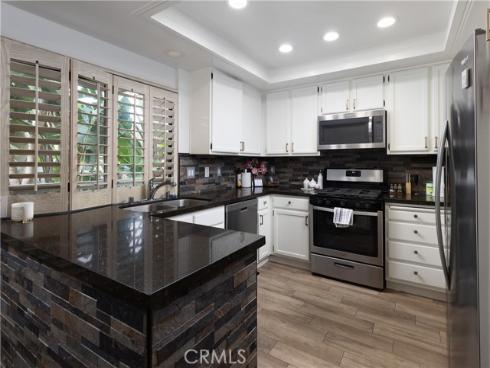 9  Flores  , Irvine, CA