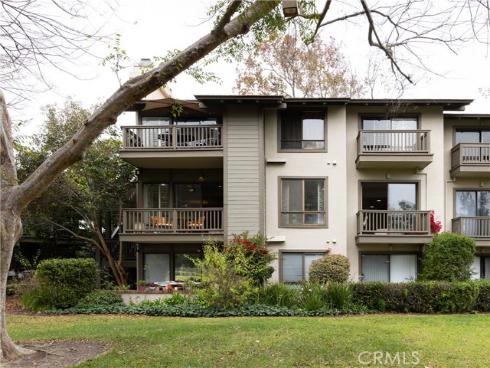 9  Flores  , Irvine, CA