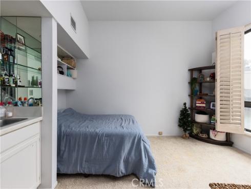 9  Flores  , Irvine, CA