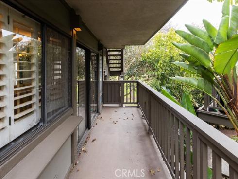 9  Flores  , Irvine, CA