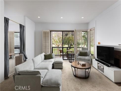 9  Flores  , Irvine, CA