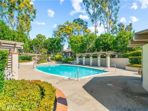 18  Solana  , Irvine, CA